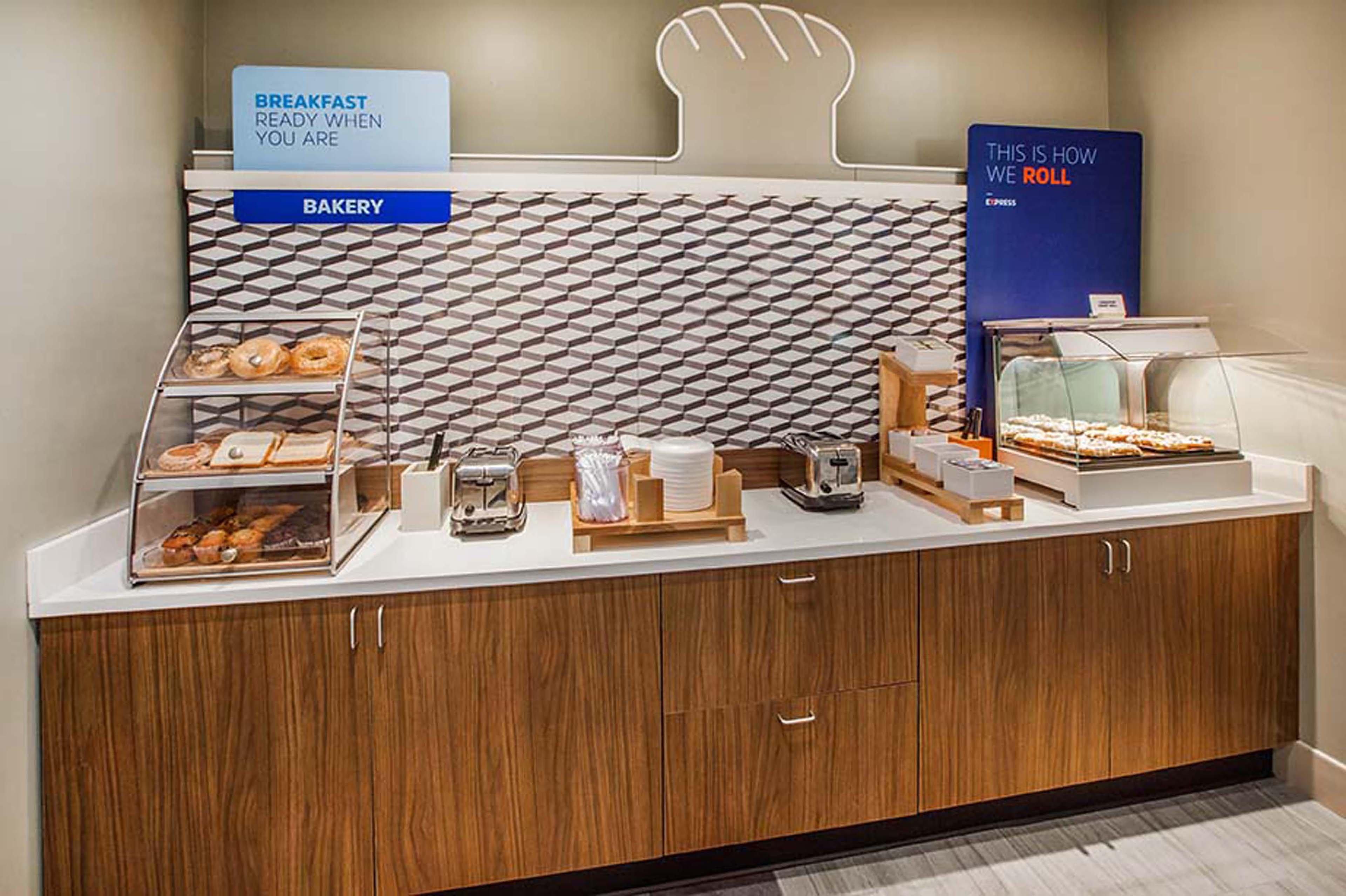 Holiday Inn Express & Suites Beaumont - Oak Valley By Ihg Екстериор снимка