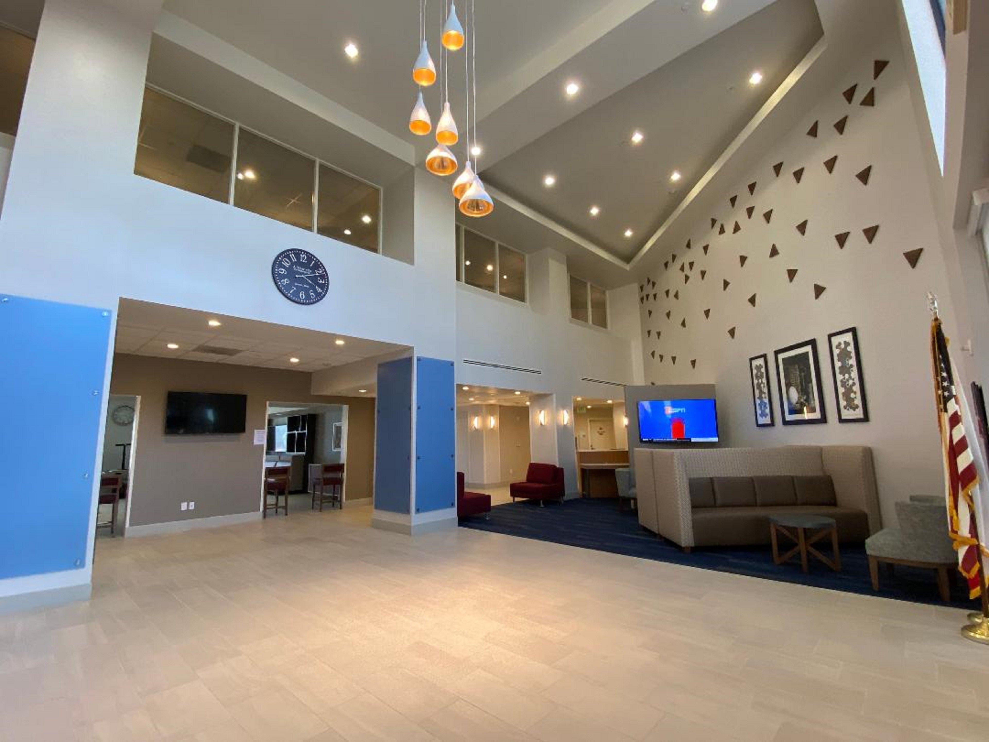 Holiday Inn Express & Suites Beaumont - Oak Valley By Ihg Екстериор снимка