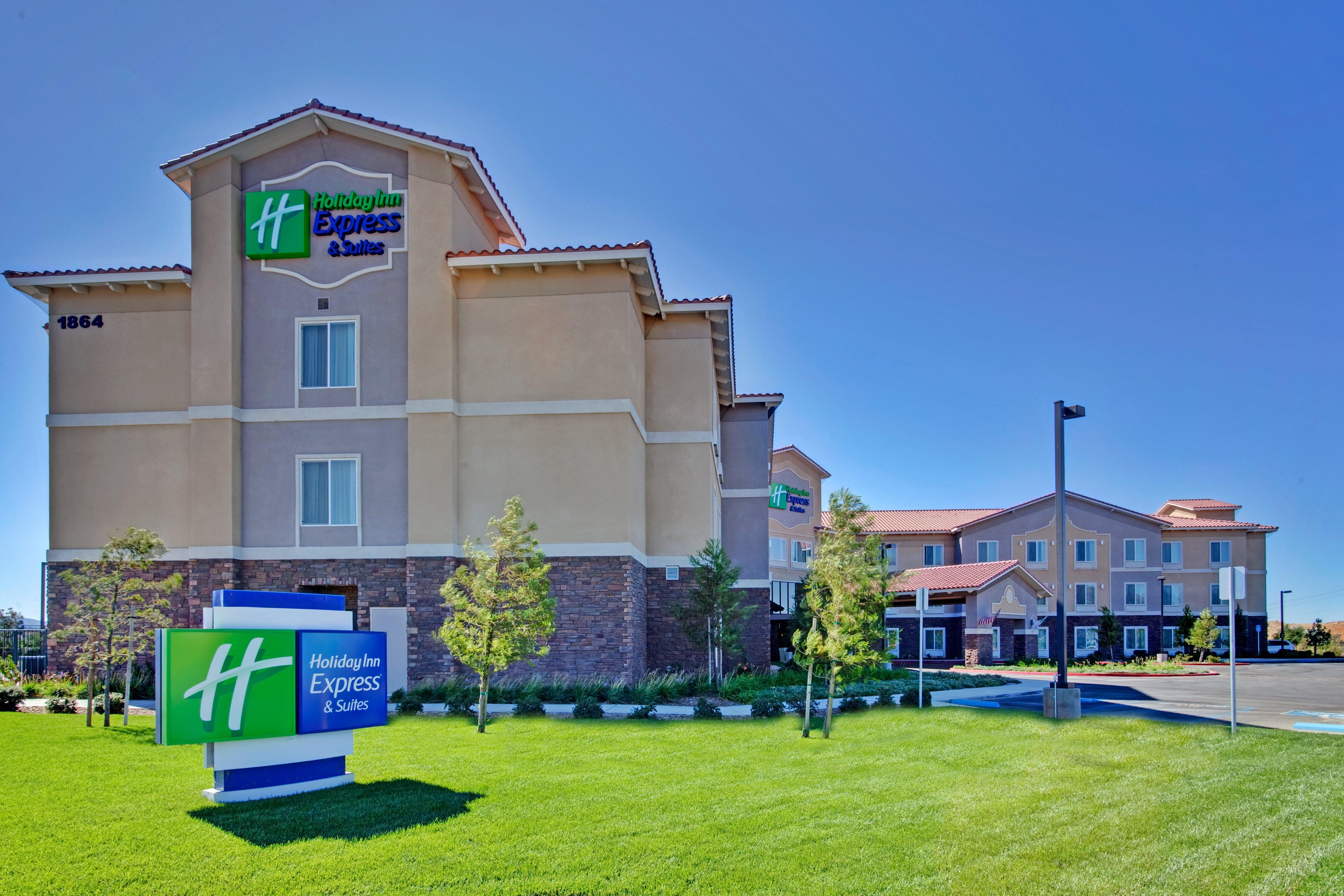 Holiday Inn Express & Suites Beaumont - Oak Valley By Ihg Екстериор снимка